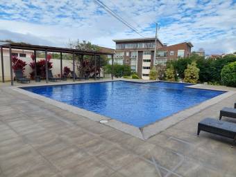 Se vende apartamento con mucha luz natural en San Pablo Heredia 24-1768