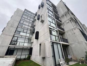 Se vende apartamento en Heredia 26-698