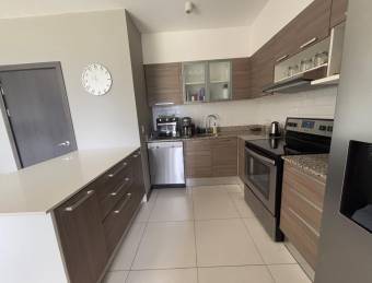 Se vende apartamento en Heredia 26-698