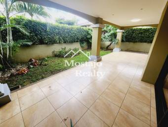 Venta de Casa en Condominio Almeria, Pozos de Santa Ana