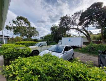 Se vende casa con dos apartamentos para alquilar en Goicoechea San José 26-355 Se vende casa con dos apartamentos para alquilar en Goicoechea San José 26-355