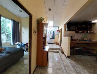 Se vende casa con dos apartamentos para alquilar en Goicoechea San José 26-355 Se vende casa con dos apartamentos para alquilar en Goicoechea San José 26-355