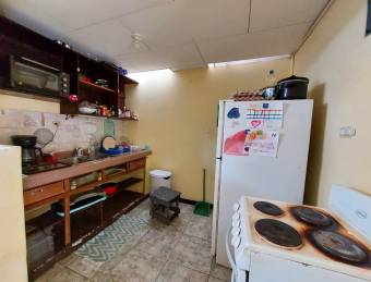 Se vende casa con dos apartamentos para alquilar en Goicoechea San José 26-355 Se vende casa con dos apartamentos para alquilar en Goicoechea San José 26-355