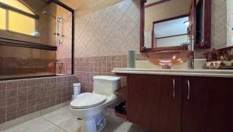 ¡Gran Oportunidad! Venta de Casa Esquinera en Condominio 