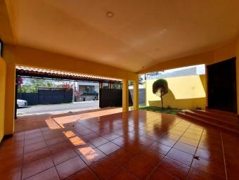 Se vende casa con uso de suelo mixto en Escazú Centro 26-1807