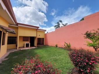 Se vende casa con uso de suelo mixto en Escazú Centro 26-1807