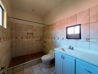 Se vende casa con uso de suelo mixto en Escazú Centro 26-1807