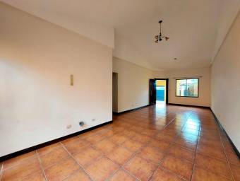 Se vende casa con uso de suelo mixto en Escazú Centro 26-1807