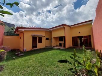 Se vende casa con uso de suelo mixto en Escazú Centro 26-1807