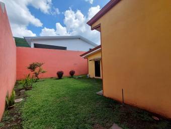 Se vende casa con uso de suelo mixto en Escazú Centro 26-1807