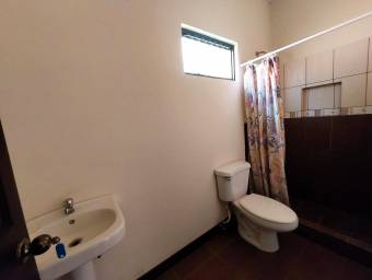 Se vende casa con uso de suelo mixto en Escazú Centro 26-1807