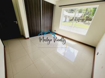 Venta de apartamento amplio en Condominio, San Antonio de Escazú