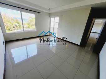 Venta de apartamento amplio en Condominio, San Antonio de Escazú