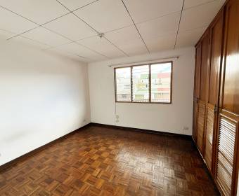 House for sale in Freses de Curridabat, in a gated community.