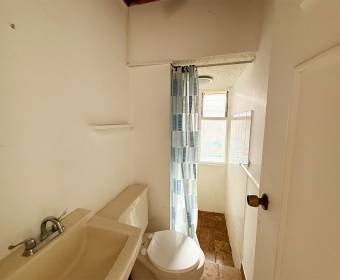 House for sale in Freses de Curridabat, in a gated community.