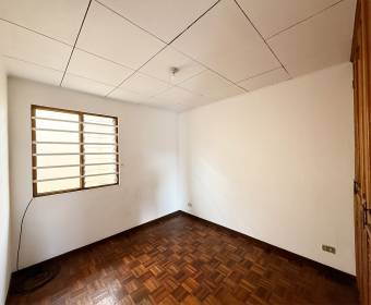 House for sale in Freses de Curridabat, in a gated community.