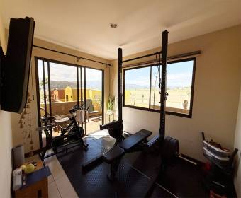 House for sale in Cartago, in a gated community across from the TEC 