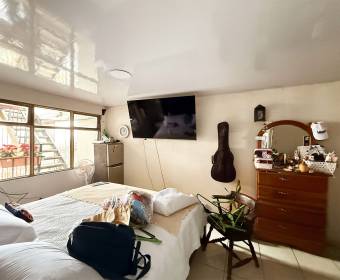 House for sale in Montes de Oca, in a gated community with a single access point. House for sale in Montes de Oca, in a gated community with a single access point.