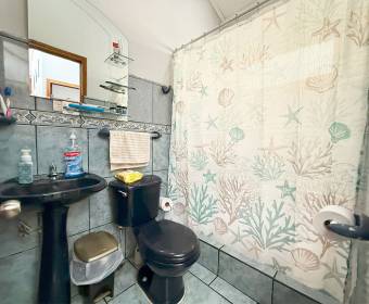 House for sale in Alto de Guadalupe, Goicoechea.