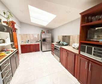 House for sale in Alto de Guadalupe, Goicoechea.