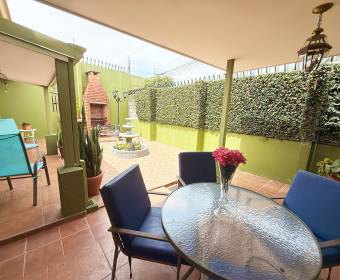 House for Sale in Villa Luisiana Residential Community in San Joaquín de Flores, Heredia.