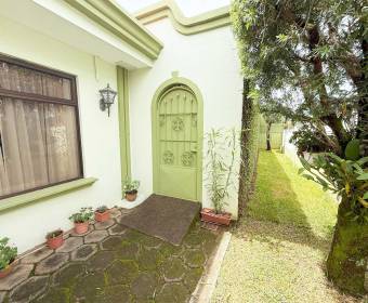House for Sale in Villa Luisiana Residential Community in San Joaquín de Flores, Heredia.