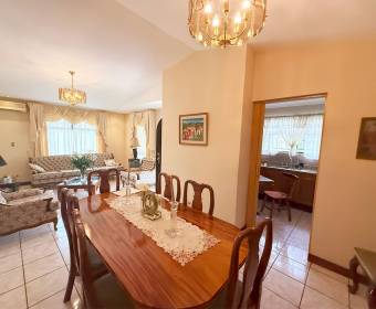 House for Sale in Villa Luisiana Residential Community in San Joaquín de Flores, Heredia.