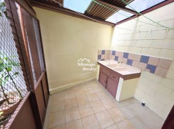 Venta de dos casas, con Uso Mixto, Heredia Centro