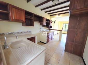 Venta de dos casas, con Uso Mixto, Heredia Centro