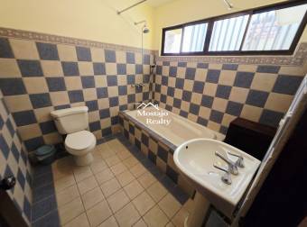 Venta de dos casas, con Uso Mixto, Heredia Centro Venta de dos casas, con Uso Mixto, Heredia Centro