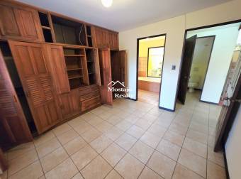 Venta de dos casas, con Uso Mixto, Heredia Centro Venta de dos casas, con Uso Mixto, Heredia Centro