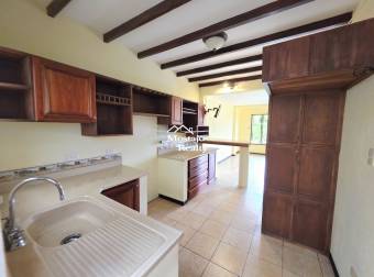 Venta de dos casas, con Uso Mixto, Heredia Centro