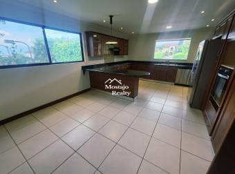 Venta de Casa separada, Condominio, San Antonio de Escazú