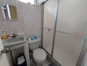 Se vende casa con oportunidad para inversión en Goicoechea San José 26-355