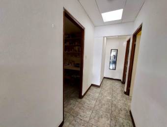 Se vende casa con oportunidad para inversión en Goicoechea San José 26-355