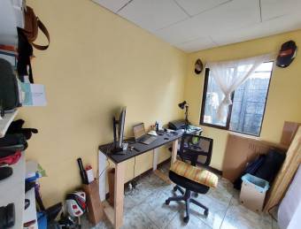 Se vende casa con oportunidad para inversión en Goicoechea San José 26-355