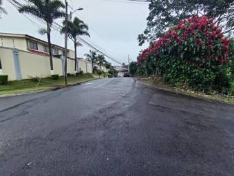 Se vende lote con oportunidad de inversión en San Pablo Heredia 25-868