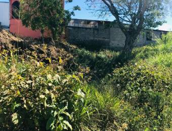 Se vende lote en Mercedes Heredia 25-1066