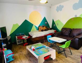 Se vende casa con patio en Flores Heredia 25-473