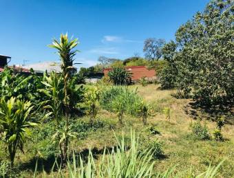 Se vende lote en Mercedes Heredia 25-989