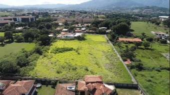 Se vende lote de más de 10500m2 en La Ribera Heredia 25-1615