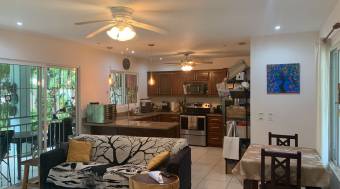 Propiedad encantadora en Surfside, a solo 800 metros de la costa.