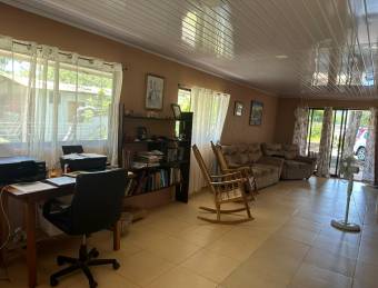 Hermosa vivienda de 140 metros asentada sobre un generoso lote de 2.500 m con ubicación privilegiada