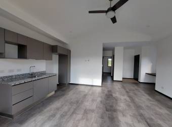 Se alquila casa a estrenar con platio amplio en San Rafael de Alajuela