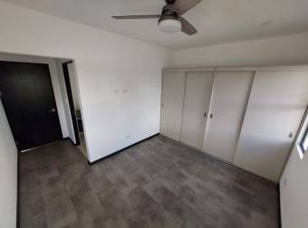 Se alquila casa a estrenar con platio amplio en San Rafael de Alajuela