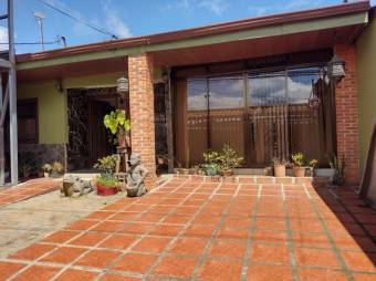 Venta de Casa en Oreamuno de Cartago. RAH 26-1242