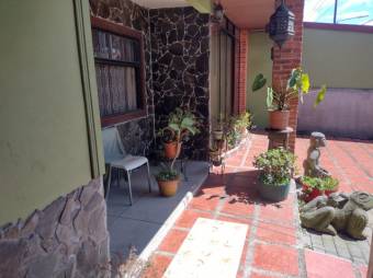 Venta de Casa en Oreamuno de Cartago. RAH 26-1242