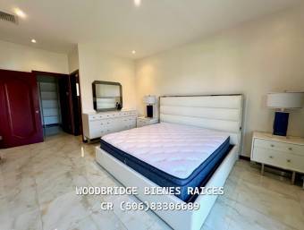 Escazu apartamento en alquiler $2.700 amueblado /3 dormitorios