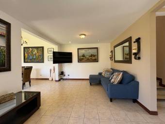 Casa Amoblada - Condominio Exclusivo en Pozos de Santa Ana Casa Amoblada - Condominio Exclusivo en Pozos de Santa Ana