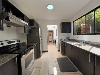 Casa Amoblada - Condominio Exclusivo en Pozos de Santa Ana Casa Amoblada - Condominio Exclusivo en Pozos de Santa Ana